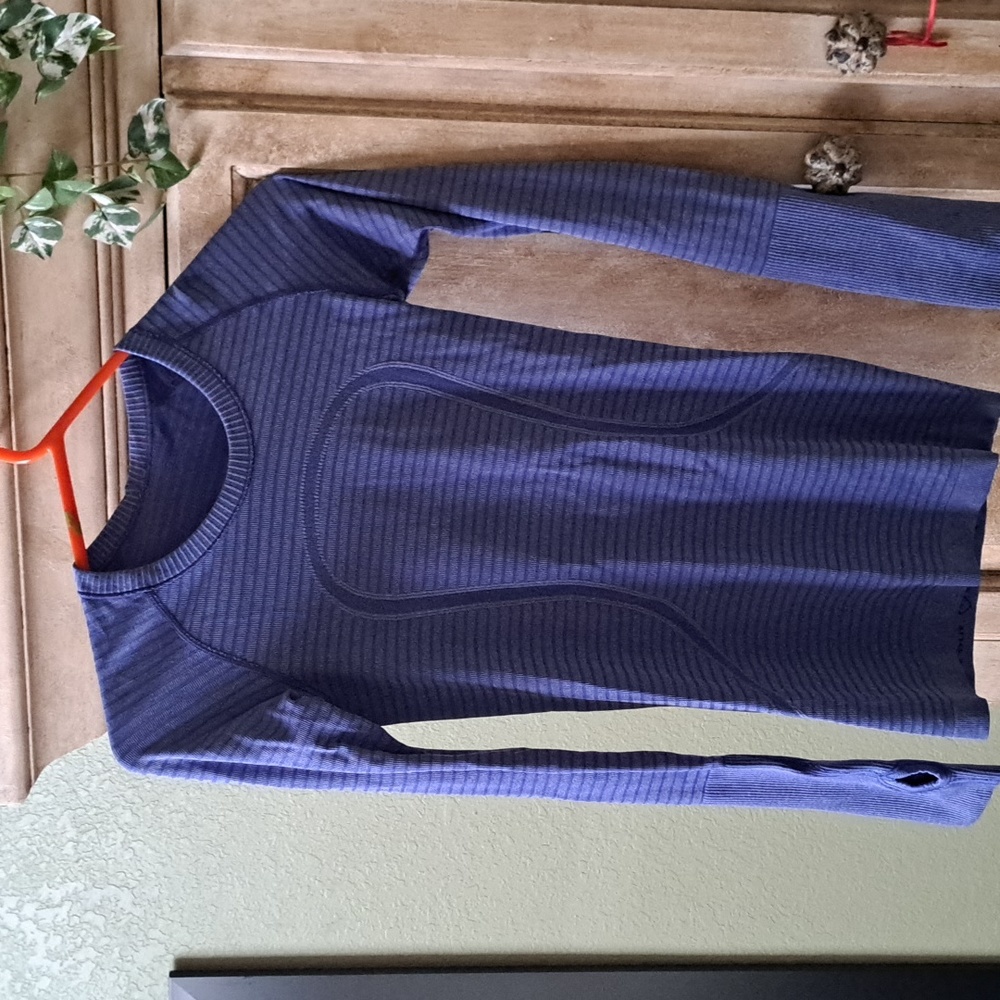 Long sleeve workout shirt